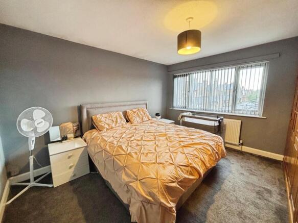 4 bed Detached for sale Image 11