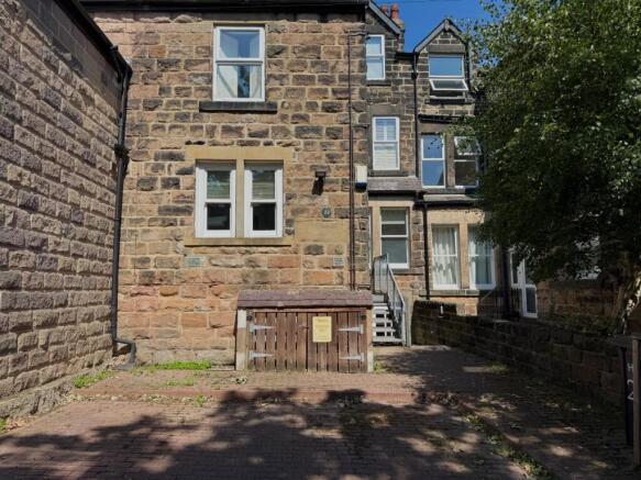 2 bed Flat to rent Image 10