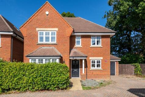 Hamilton Close, Horley, Surrey