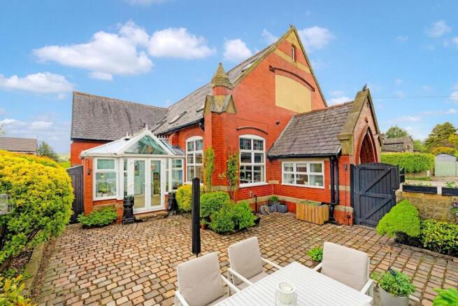 Thomason Fold, Turton, BL7 | 3-Bedroom Converted Chapel With Gated Parking In The Heart of Edgworth photo 4