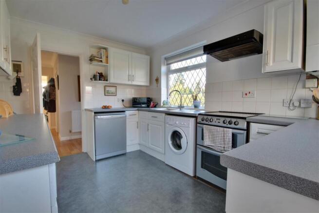3 bed Semi-Detached Bungalow for sale Image 6
