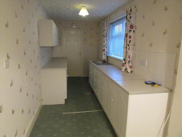 L SHAPED DINING KITCHEN