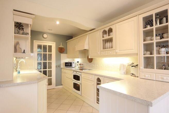 Kitchen / Dini...