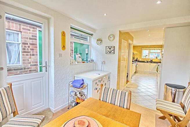 BREAKFAST ROOM