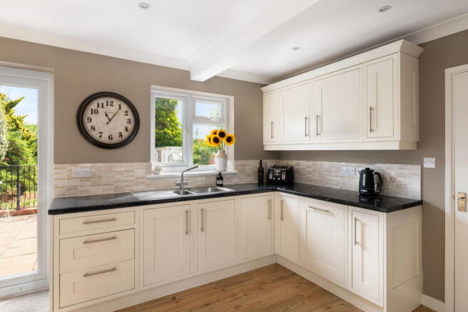 Gordon Road, Thatcham, RG18 photo 4