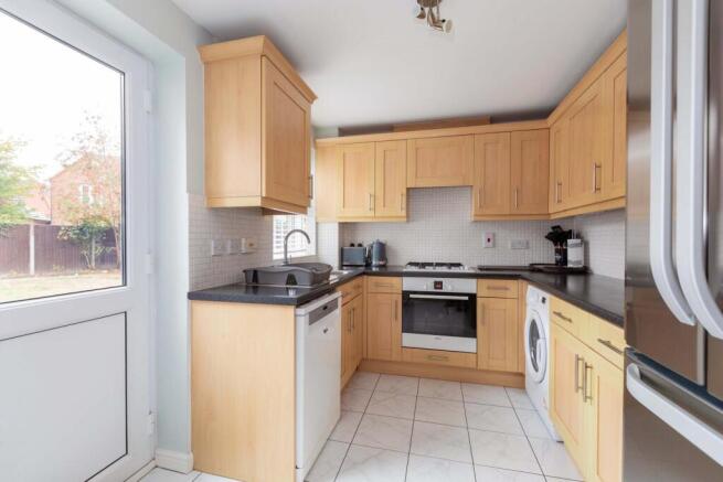 Austen Way, Langley, SL3 photo 4