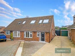 5, Field Close, Lambourne, Romford RM4 1DL