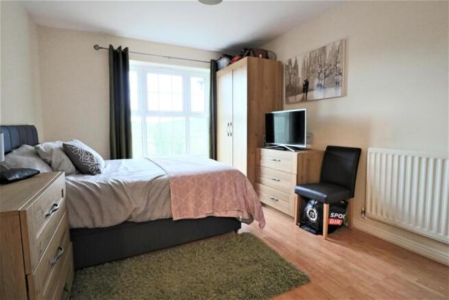 BEDROOM 1.JPG