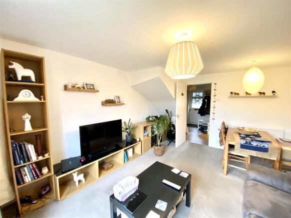 LIVING/DINING ROOM