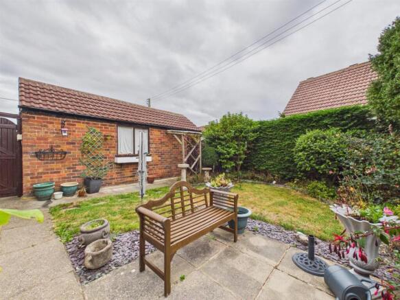 2 bed Semi-Detached Bungalow for sale Image 10