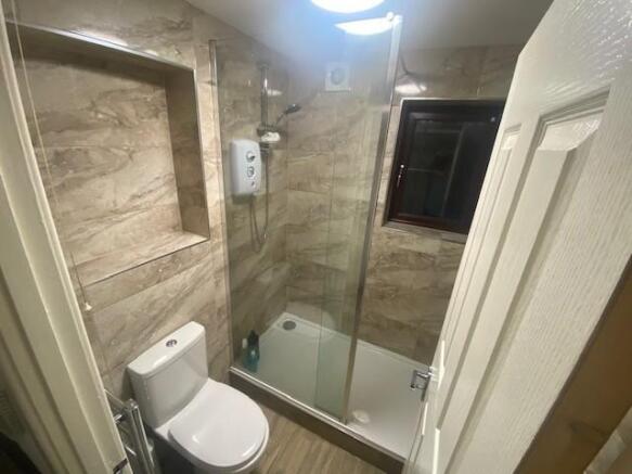 Bathroom2.jpg