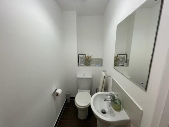 Cloakroom/wc