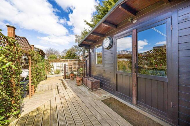 Garden work shed external