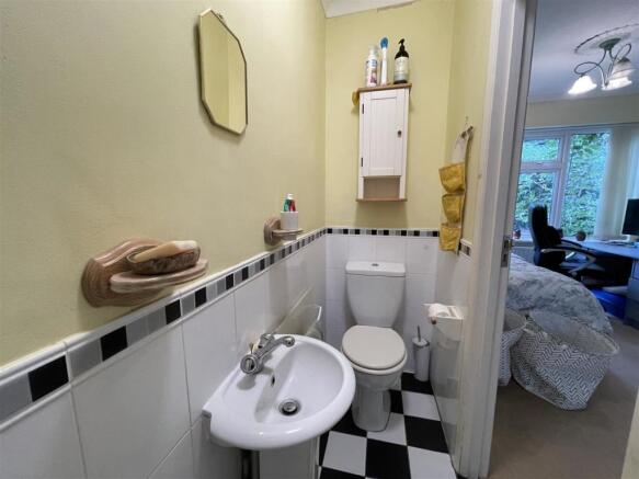 ENSUITE SHOWER ROOM