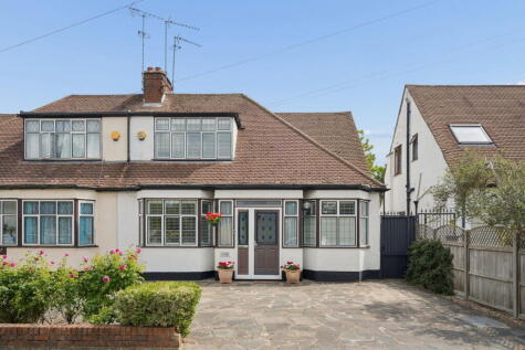 The Avenue, Pinner