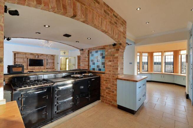 FARMHOUSE KITCHEN