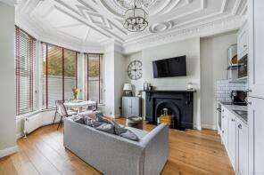 Flat 2, 1, Larden Road, London W3 7ST