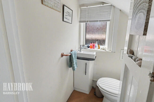 3 bed Semi-Detached for sale Image 8