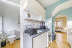 272, Derinton Road, London SW17 8HU