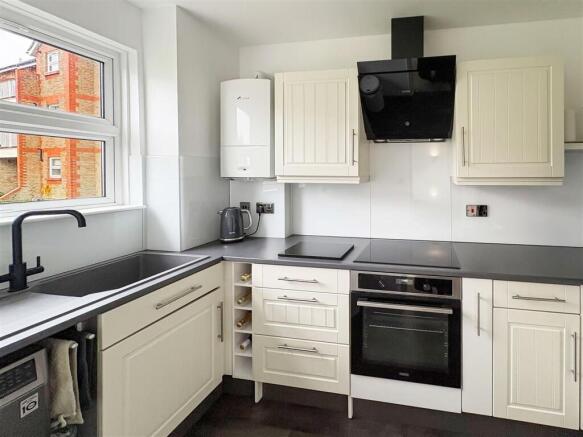 The Gilberts, Sea Road, Rustington photo 4