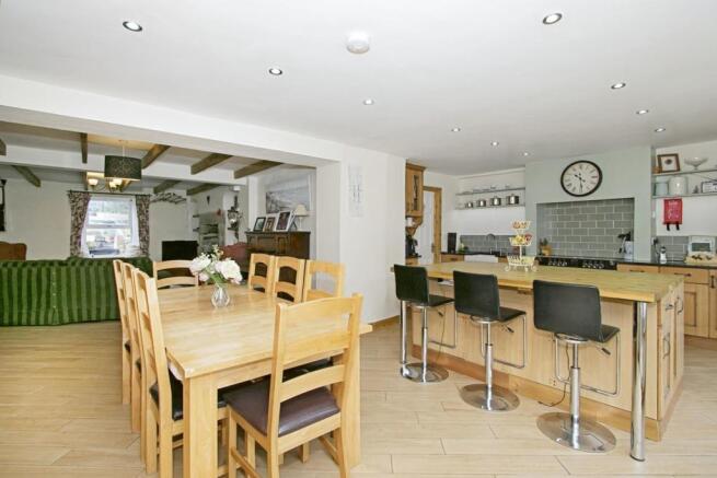 Kitchen/Dining Room