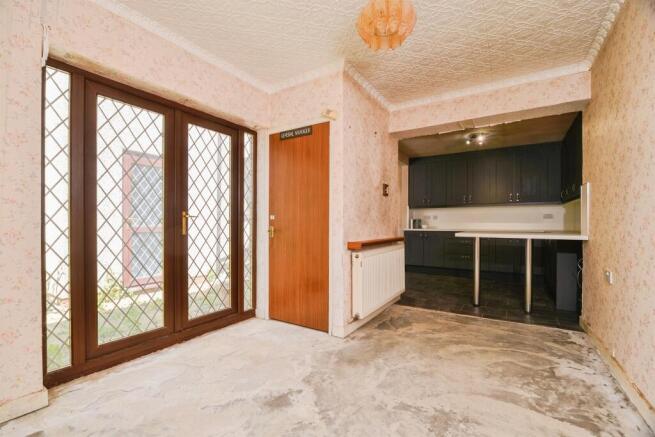 4 bed Semi-Detached for sale Image 8