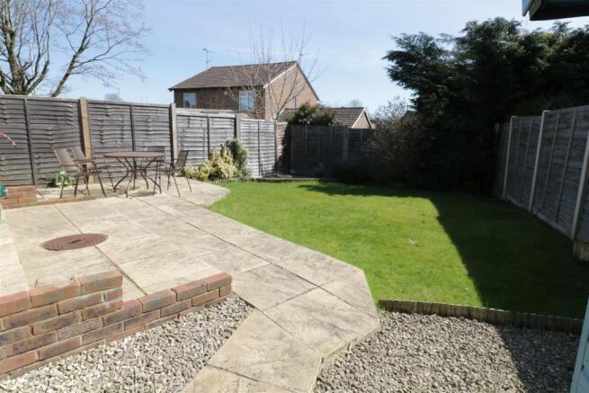 GARDEN3.JPG