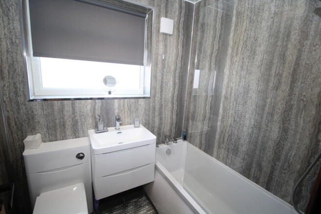 4 bed Semi-Detached for sale Image 10