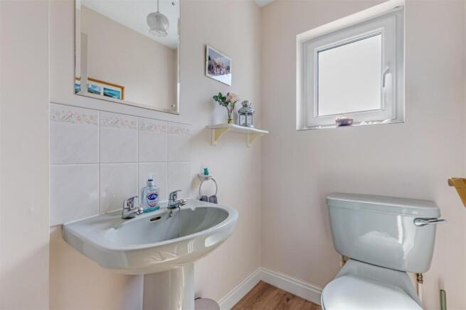3 bed Town House for sale Image 4