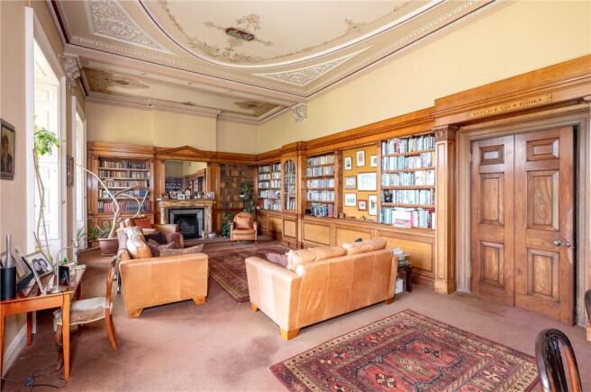 6 bed House for sale Image 7
