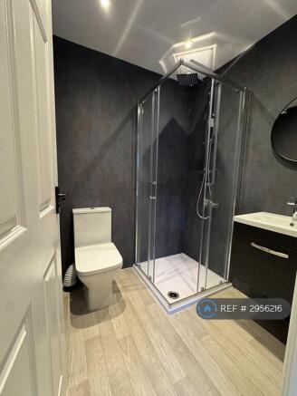 Studio to rent Image 5