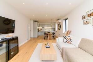 Flat 4, 16, Neeld Crescent, Hendon, London NW4 3RR