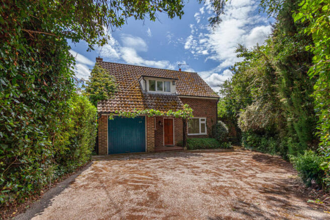 2 Bedroom Detached House for Sale