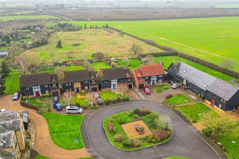 Bury Farm Close, Slapton, Buckinghamshire, LU7