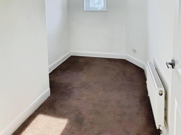 3 bed Terraced to rent Image 6