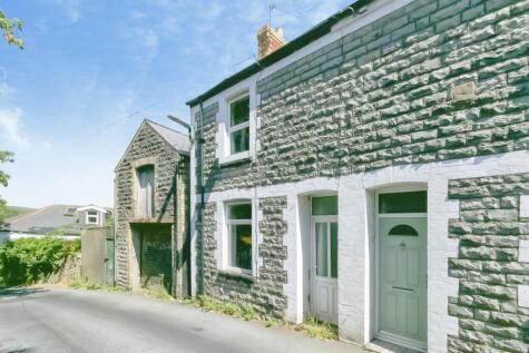 Robins Lane, Barry