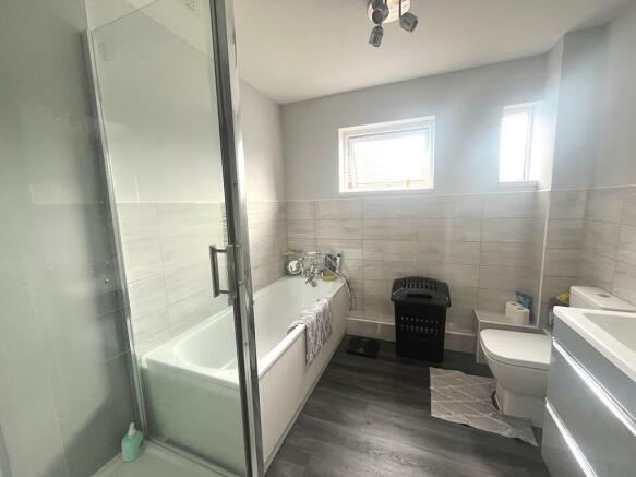 Bathroom.JPG