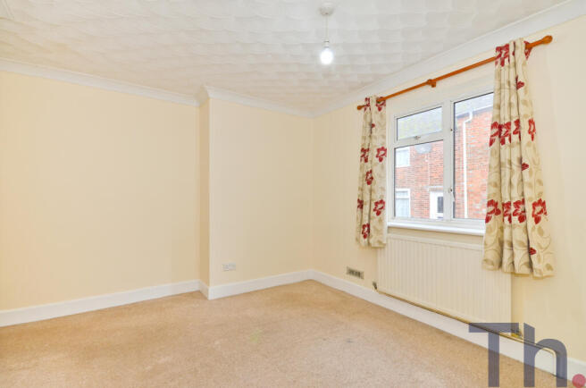 Bedroom 1.JPG