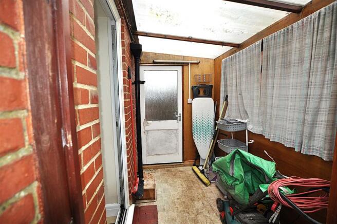 Side porch.JPG
