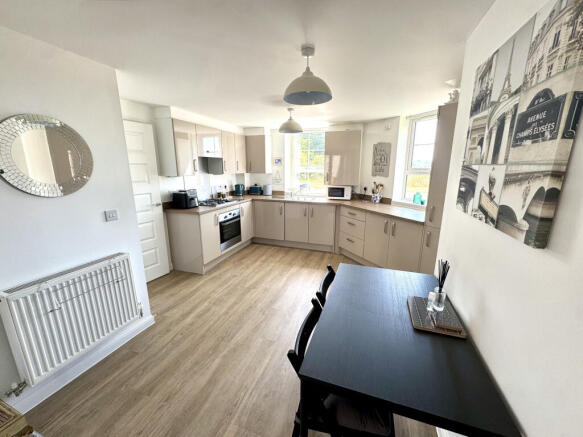 , St. Wilfred Drive, East Cowes, Isle Of Wight photo 4
