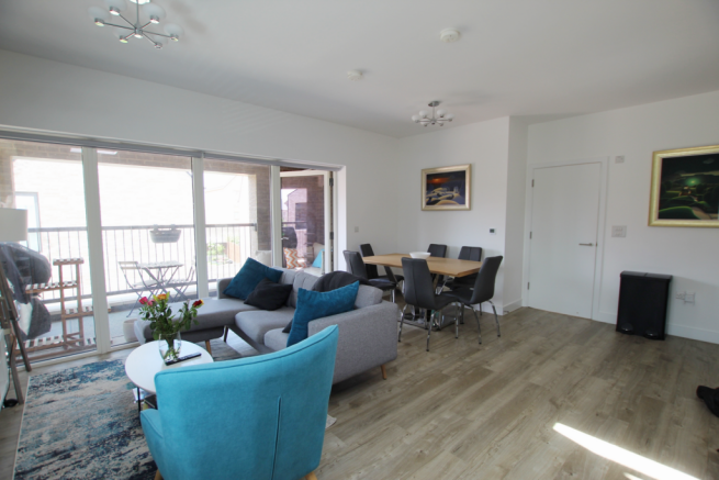 Living room alt.png