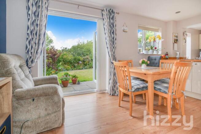Tayler Road, Hadleigh photo 4
