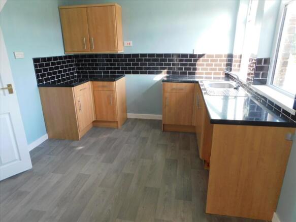 KITCHEN/DINING ROOM