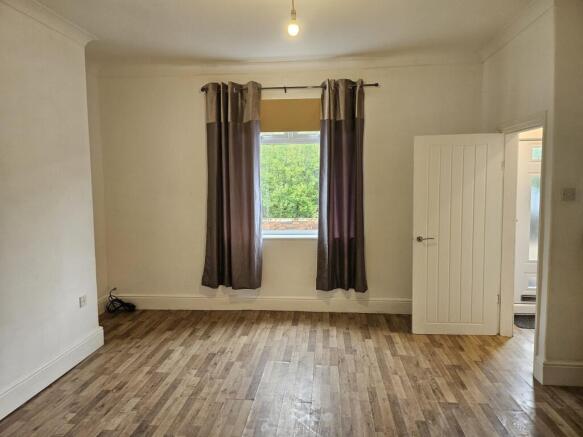 3 bed Terraced for sale Image 3