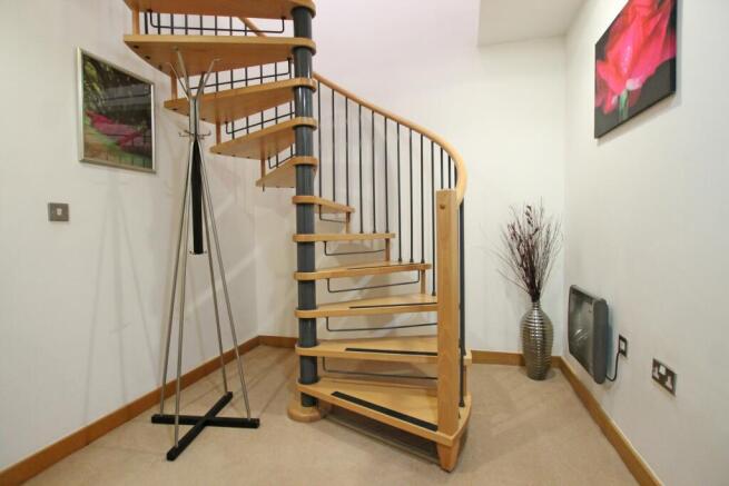 2 bed Duplex to rent Image 6