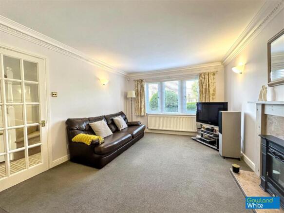 4 bed Detached for sale Image 10