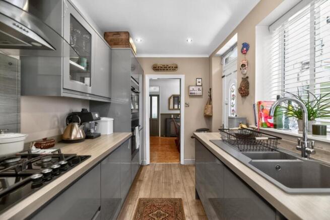 3 bed Terraced for sale Image 6