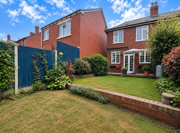 2 bed Semi-Detached for sale Image 12