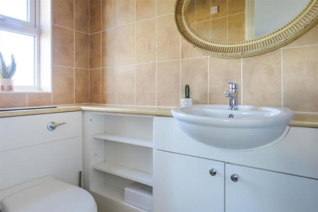 ENSUITE 2 .JPG
