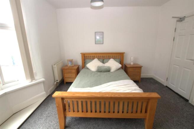 5 bed House to rent Image 10